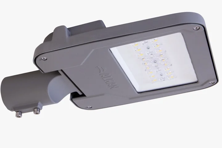 LED street luminaire with side-entry pole bracket